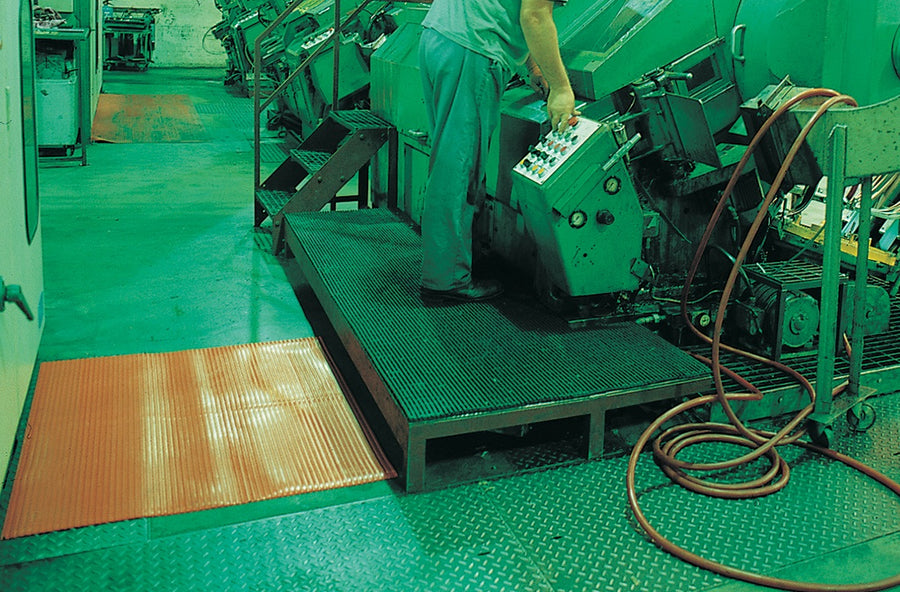 Flexi Ridge is ideal matting for standing work areas, production lines and packing stations. 