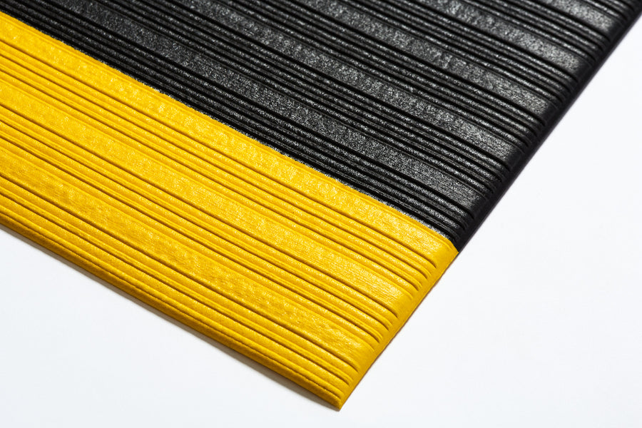 Tuff Spun Plus has yellow edging around the mat for extra visibility.